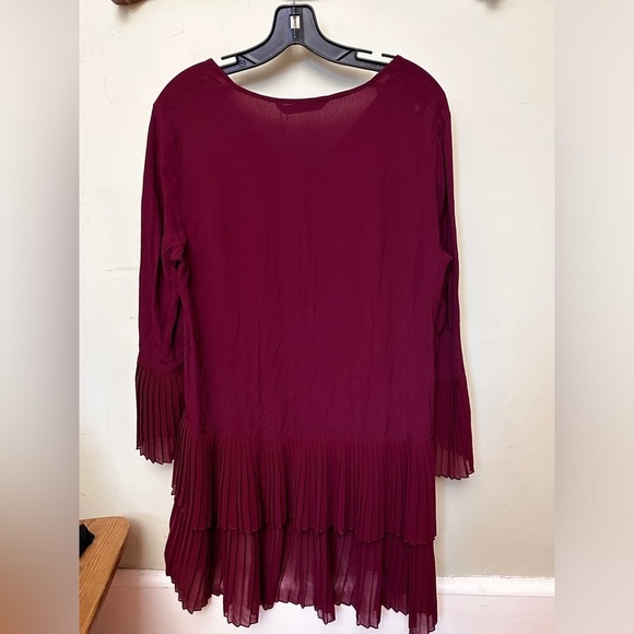 NWT  Zara Women's Blouse Pleated Hem & Cuffs High Low Hem burgundy Size Medium - Picture 4 of 11